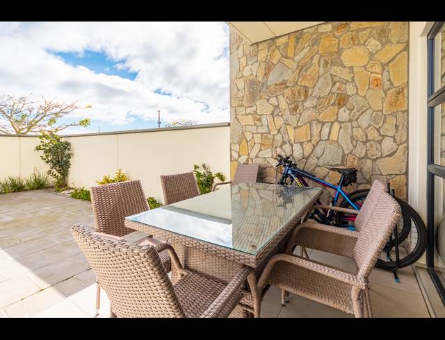 3 BEDROOM APARTMENT FOR SALE IN SANDOWN